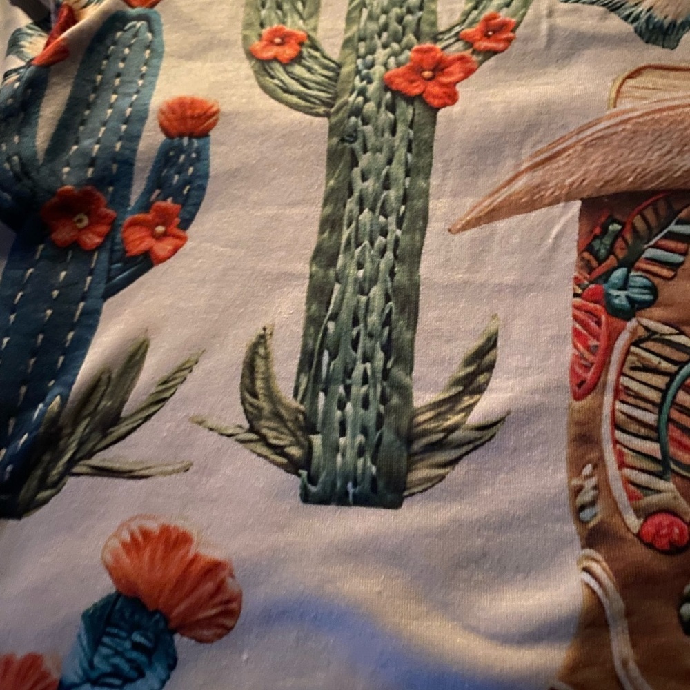 🆕 🚩 NWOT Cowgirl Short Sleeve Print Tee-Shirt. Size: Small - Picture 3 of 8